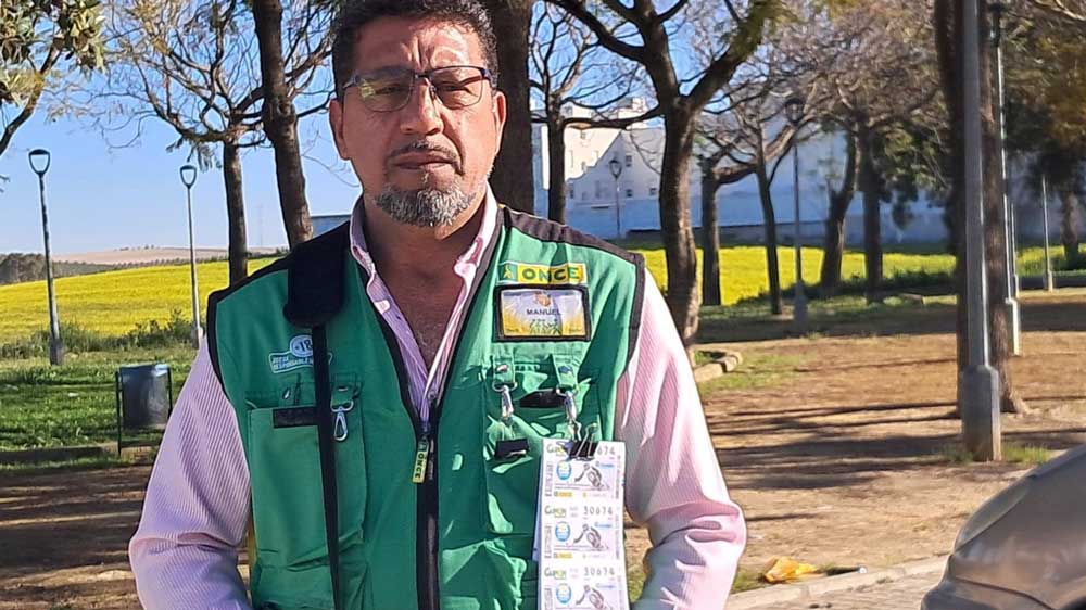 Manuel Valencia, vendedor de la ONCE desde octubre del año pasado 2024. - ONCE