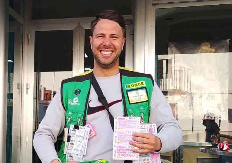 Juan Jesús Rodríguez, vendedor de la ONCE . - ONCE