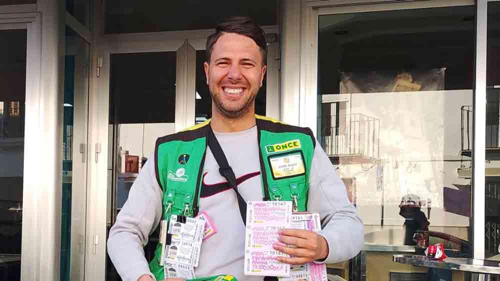 Juan Jesús Rodríguez, vendedor de la ONCE . - ONCE