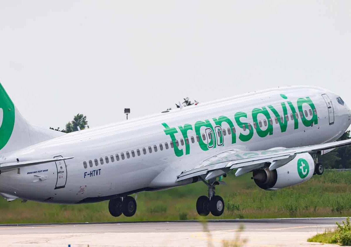 Avíon despegando de la aerolínea Transavia.- Transavia