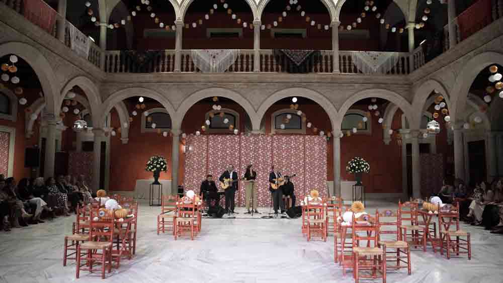 Desfile de moda flamenca en Fundación Cajasol. - Fundación Cajasol