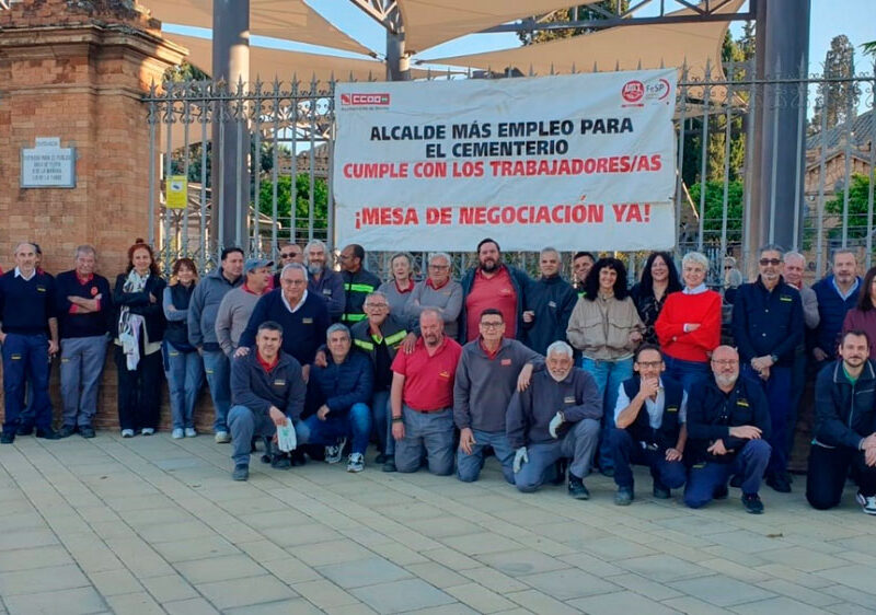 Protesta de la plantilla del cementerio municipal de Sevilla - CCOO