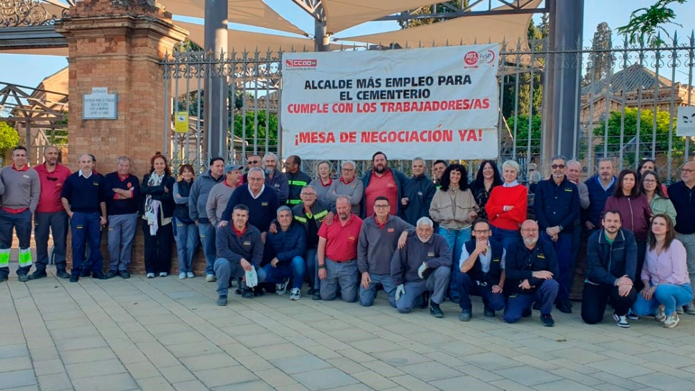 Protesta de la plantilla del cementerio municipal de Sevilla - CCOO