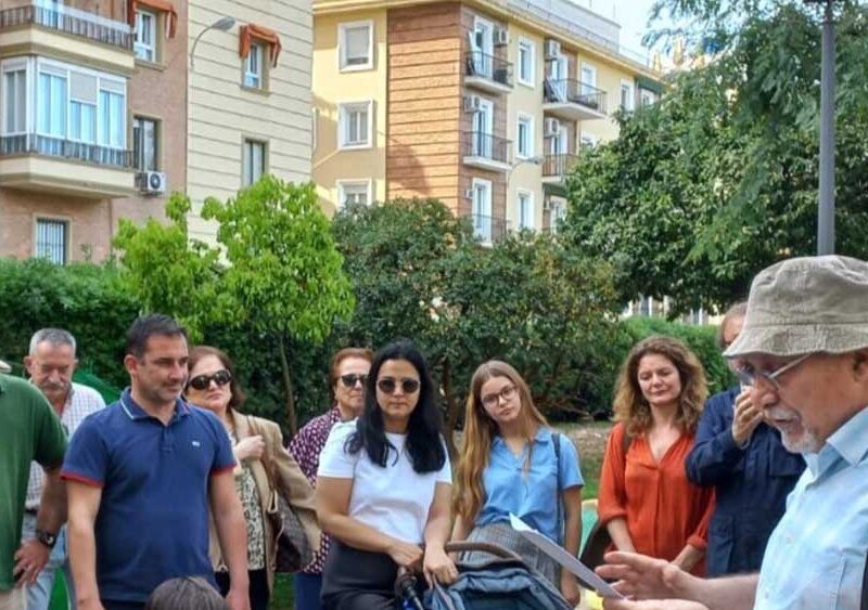 La Asociación de Vecinos de Los Remedios se reún en el parque Manuel Ferrand en señal de protesta. - Asociación Vecinos de los Remedios