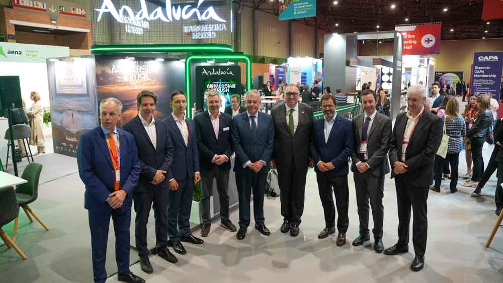 Presentación de las cuatro nuevas conexiones del aeropuerto de Sevilla en Routes Europe 2025. - Ayuntamiento de Sevilla