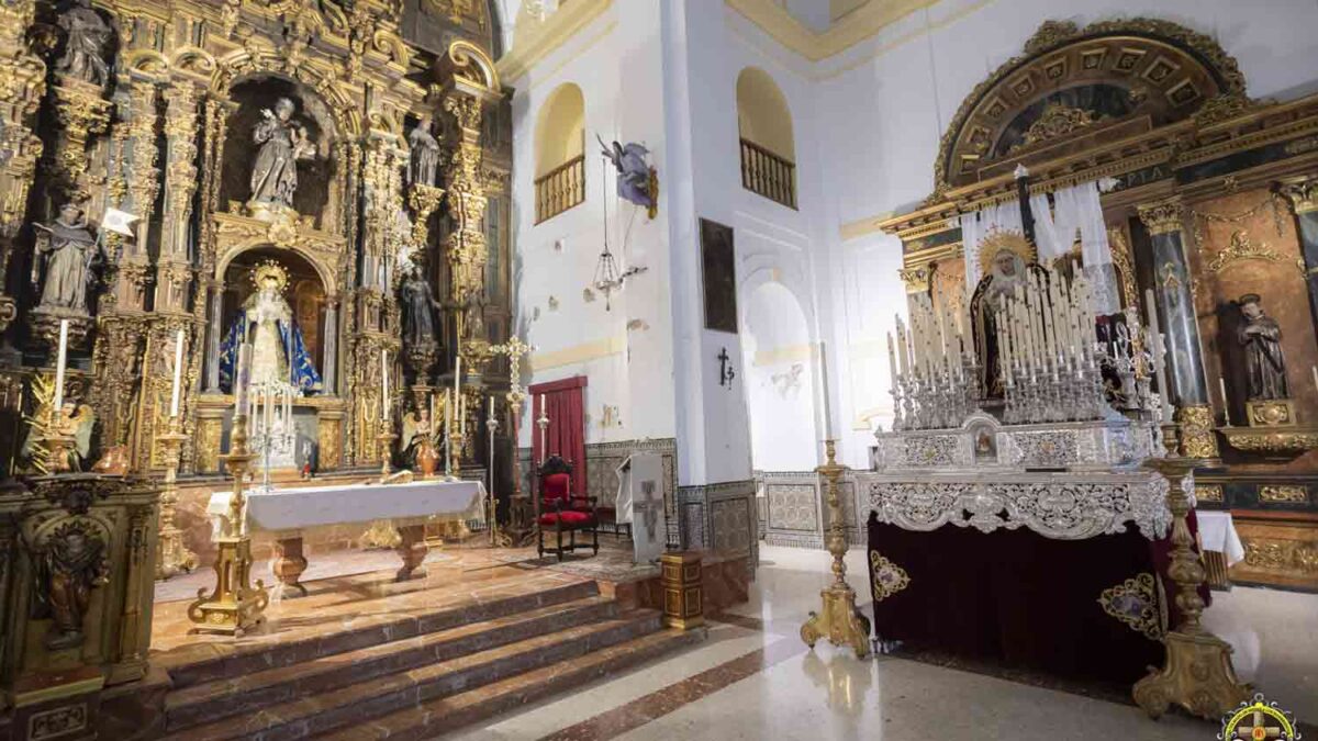 Nuestra Señora de Los Desamparados, en la Iglesia de San Antonio de Pauda.- Hermandad Nuestra Señora de Los Desamparados