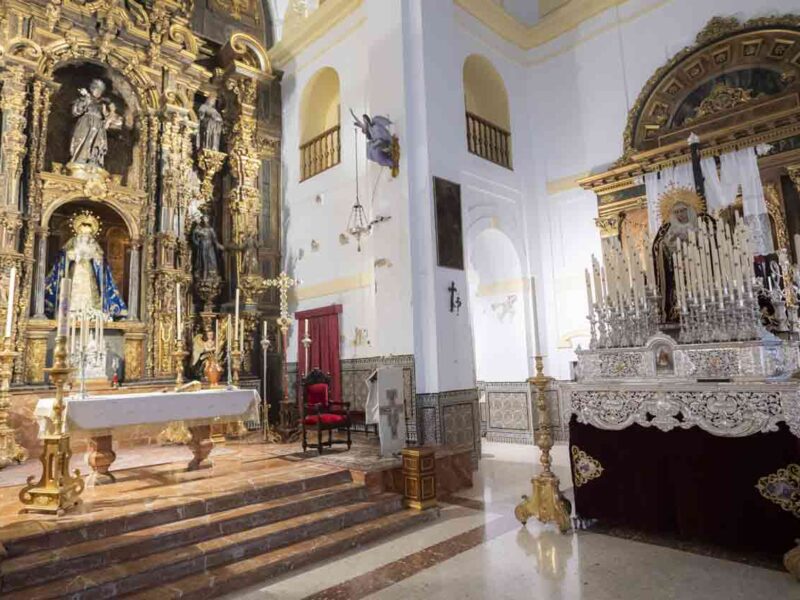 Nuestra Señora de Los Desamparados, en la Iglesia de San Antonio de Pauda.- Hermandad Nuestra Señora de Los Desamparados