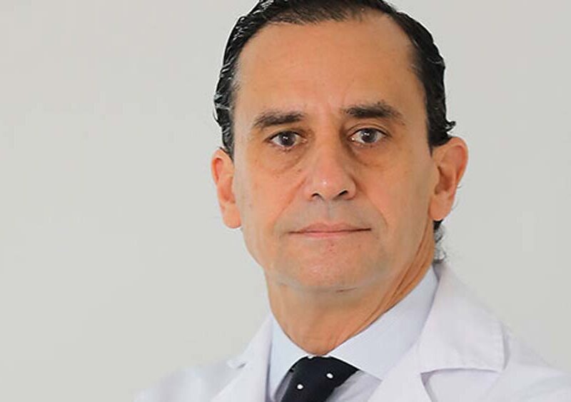 El doctor Salvador Morales Conde. - Quirón Salud