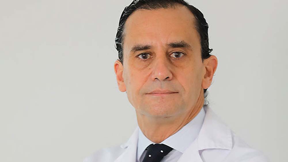 El doctor Salvador Morales Conde. - Quirón Salud