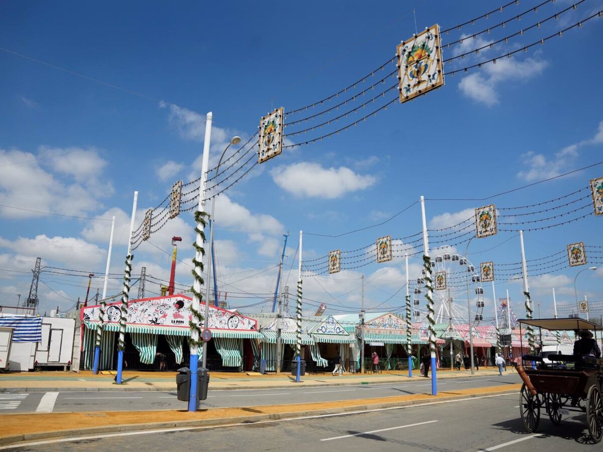 Calle Costillares en la Feria de Abril.- Rocío Ruz/Europa Press