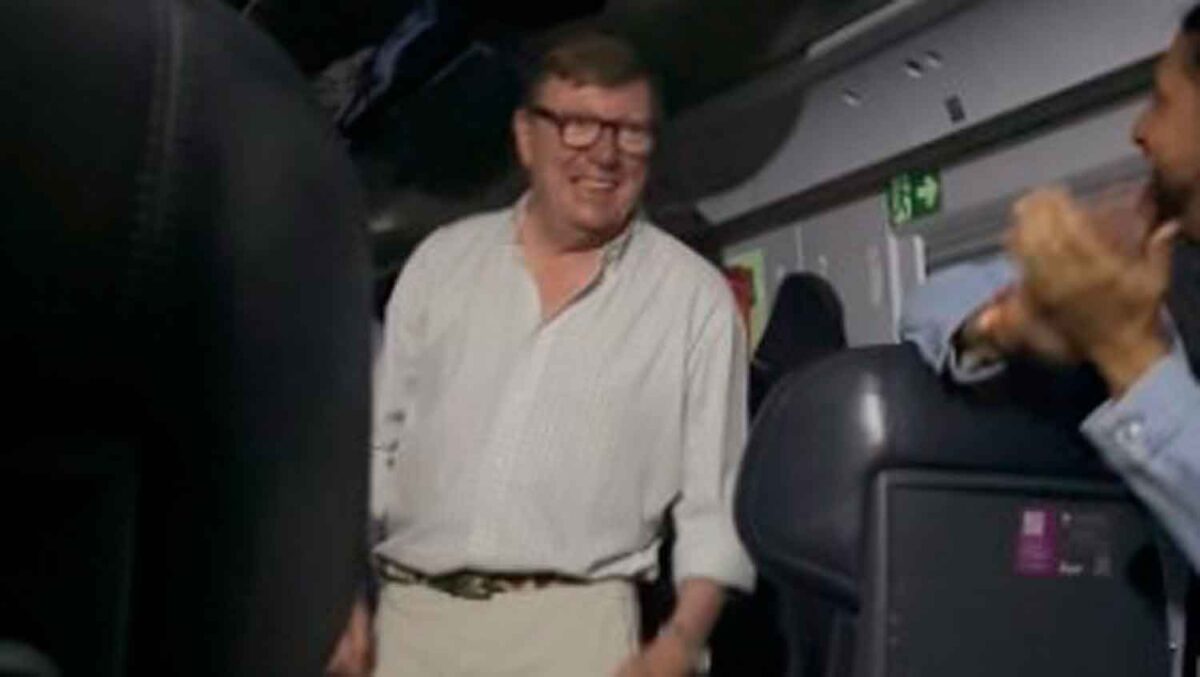 Cesar Cadaval de Los Morancos, cantando en el tren.- @cesarcadaval