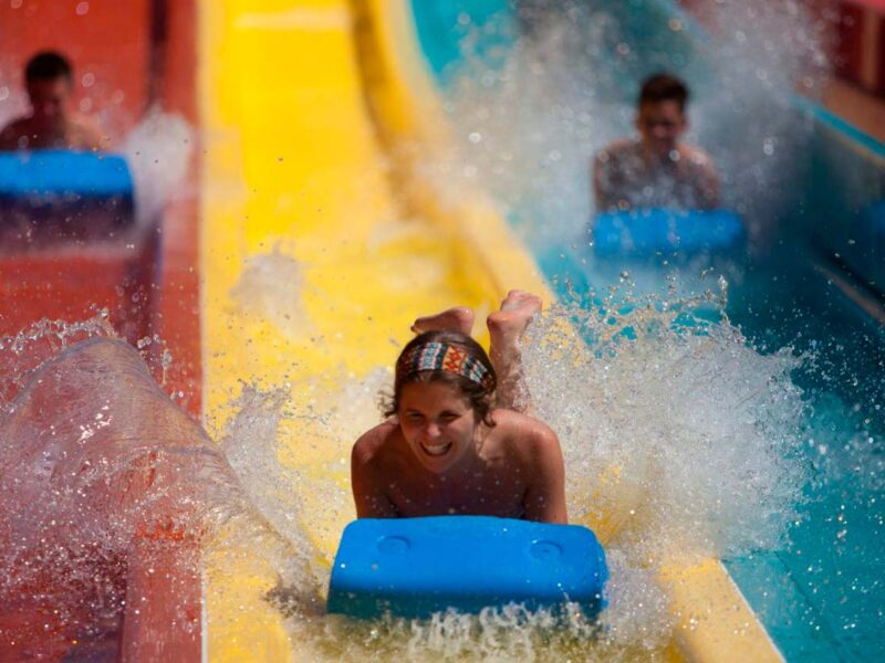 Uno de los toboganes de Agua Mágica.- Agua Mágica