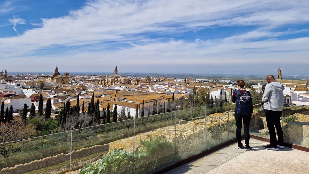 Turistas en Carmona - Ayuntamiento de Carmona