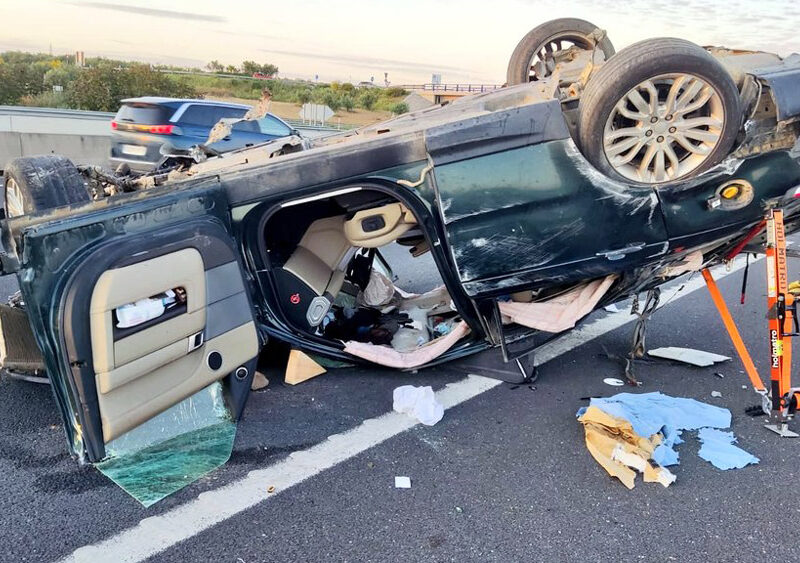 El vehículo tras el accidente. - Bomberos del Aljarafe