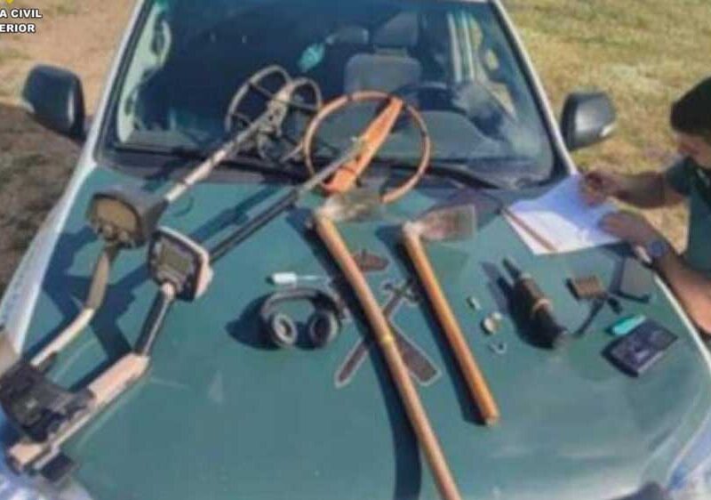 Material incautado cerca del yacimiento de Munigua. - Guardia Civil