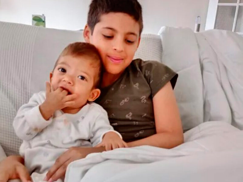 Hijos de Victoria, la madre que organiza la recaudación