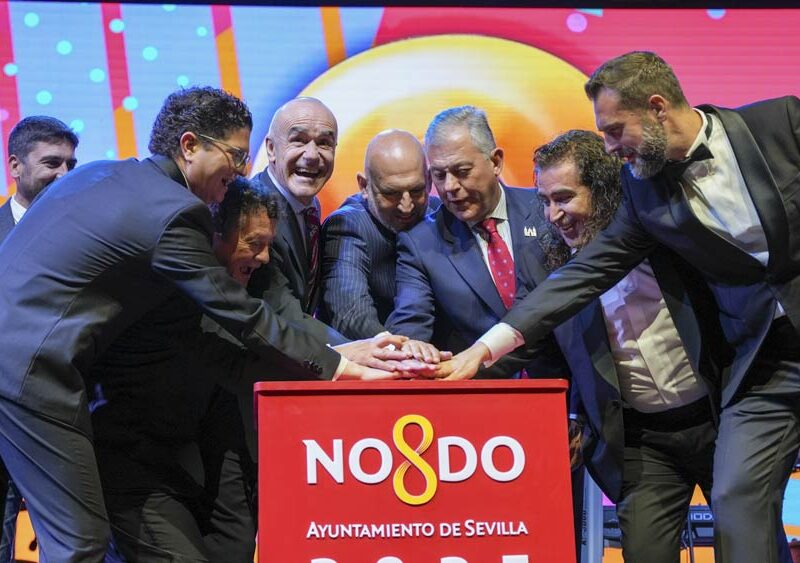 Momento del alumbrado de la Feria de Sevilla 2025. - Ayuntamiento de Sevilla