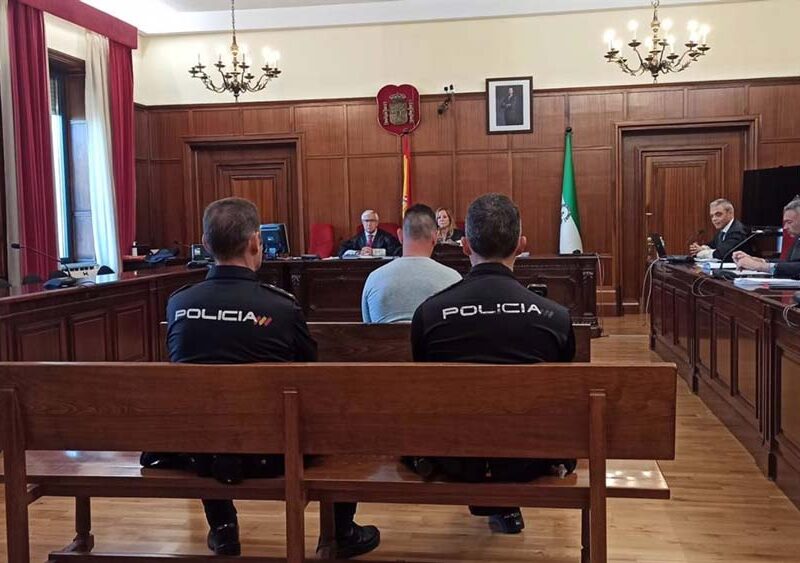 Imagen del comienzo del juicio al acusado del crimen de la parada de metro de Primero de Mayo - Europa Press