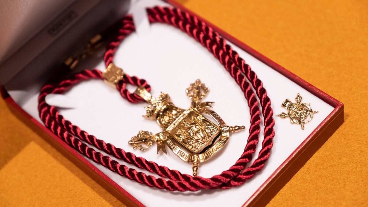 Medalla de la ciudad de Sevilla, reconocimiento que se entrega el 30 de mayo, Día de San Fernando. - AYUNTAMIENTO DE SEVILLA