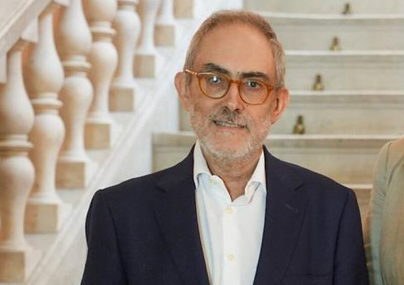 El poeta Antonio Rivero Taravillo dará el pregón de la Feria del Libro Antiguo de Sevilla. - Ayuntamiento de Sevilla