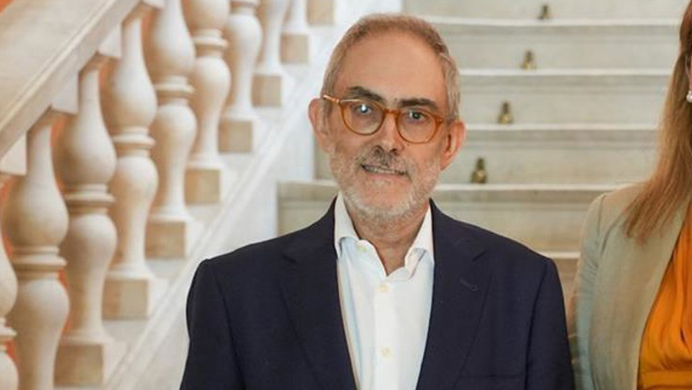 El poeta Antonio Rivero Taravillo dará el pregón de la Feria del Libro Antiguo de Sevilla. - Ayuntamiento de Sevilla