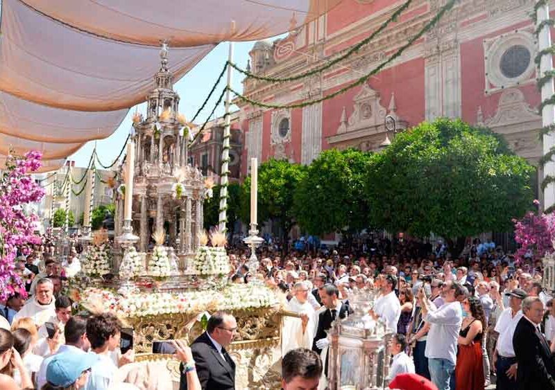 Imágenes de la procesión del Corpus por las calles de Sevilla. - Joaquín Corchero / Europa Press