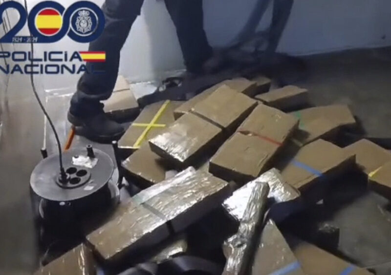 Imagen de archivo de hachís encontrado oculto en un camión - Policía Nacional