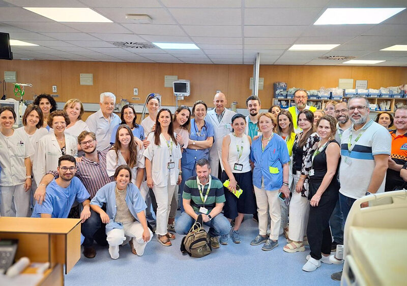 Profesionales del centro, Policía Local y Protección Civil, en el simulacro de bomba en el Hospital Macarena. - HUVM