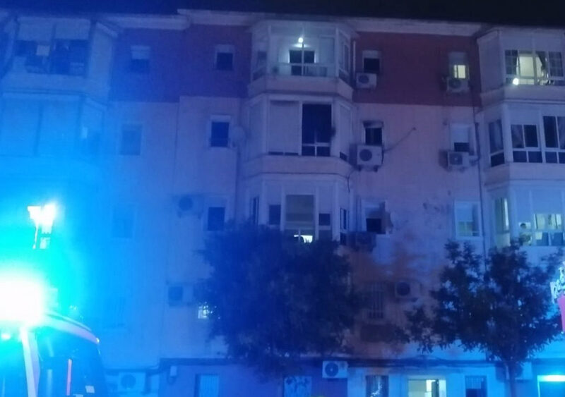Imagen del bloque incendiado - Emergencias Sevilla