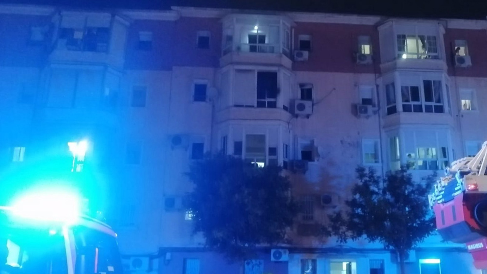 Imagen del bloque incendiado - Emergencias Sevilla