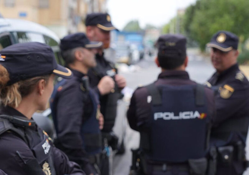 Efectivos de la Policía Nacional desplegados en el Polígono Sur. - María José López / Europa Press