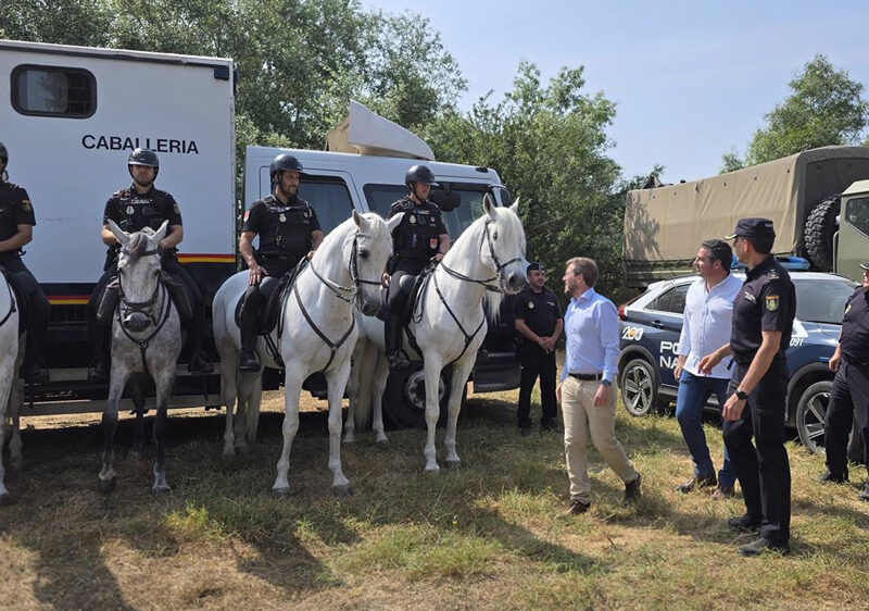 Exhibición de agentes. - Policía Nacional