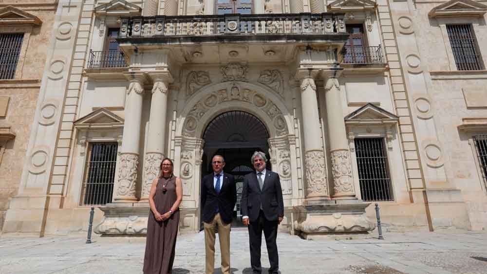 La US reabre la puerta de la fachada del Cid de la Fábrica de Tabacos. - US