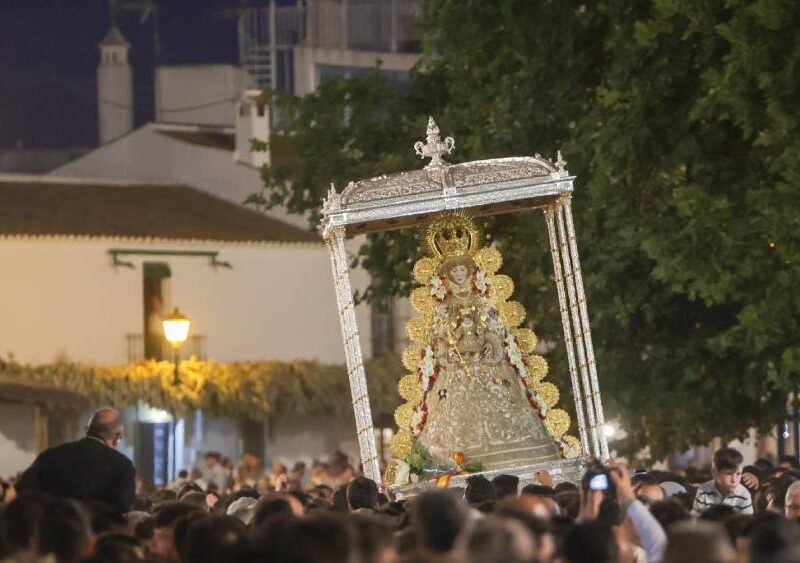 Virgen del Rocío. - Hermandad Matriz de Almonte