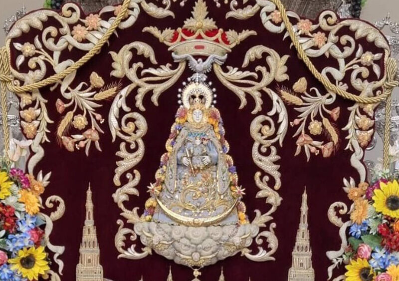 Simpecado de la Hermandad del Rocío de Sevilla Sur.