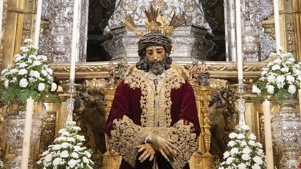 Señor de la Sentencia durante un besamanos. - Hermandad de la Macarena