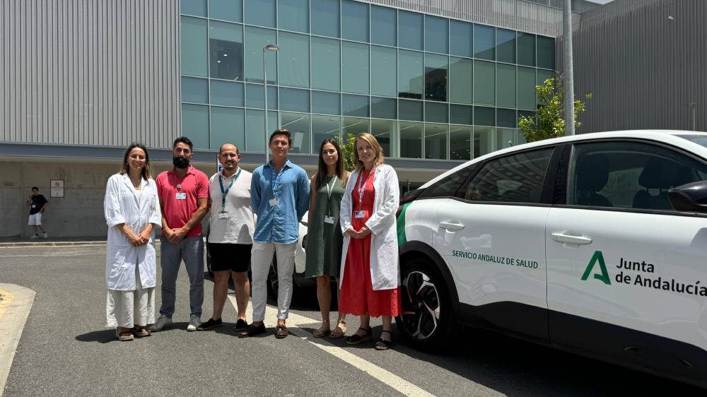 Los seis profesionales del equipo médico y de enfermería que integra el programa 'Hospital en Casa'. - Junta de Andalucía