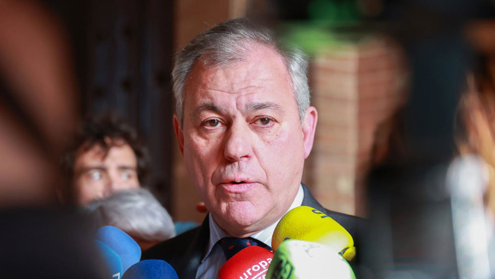 El alcalde de Sevilla, José Luis Sanz, atiende a los medios en una foto de archivo. - Rocío Ruz / Europa Press
