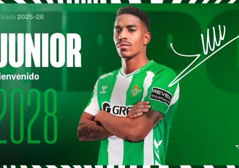 El Real Betis oficializa la vuelta de Junior Firpo. - Real Betis