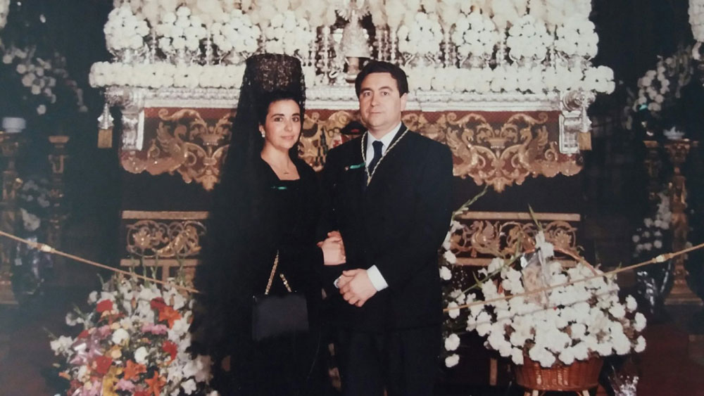 José Antonio Fernández Cabrera junto a su esposa, María Rodríguez Ruiz. - Hermandad de la Macarena