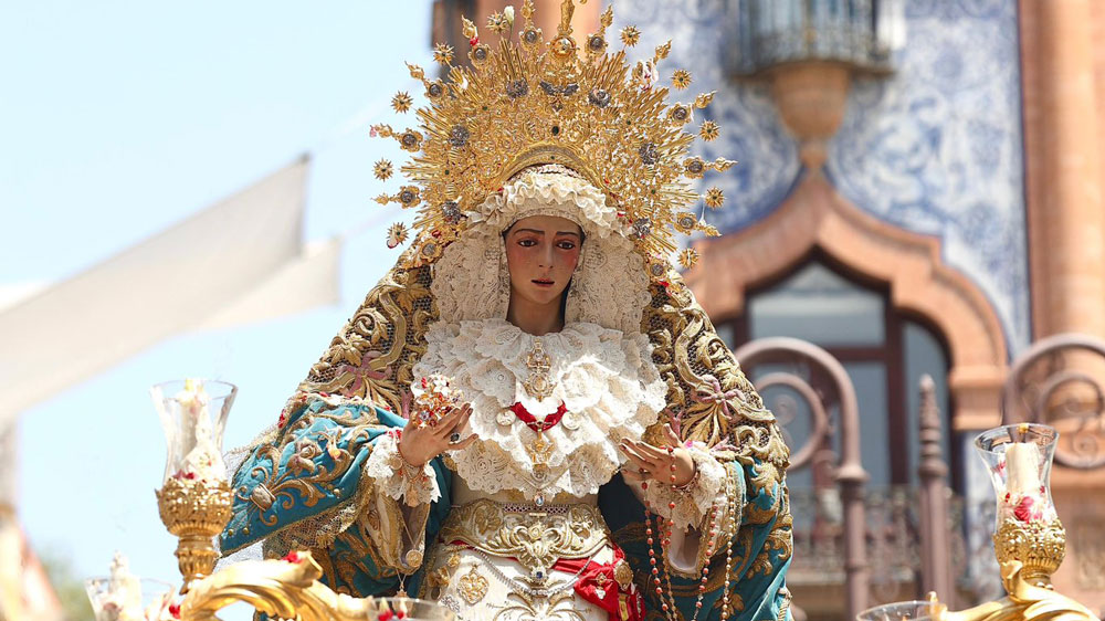 La Virgen del Rocío en su traslado a la Iglesia del Salvador. - Hermandad de la Redención