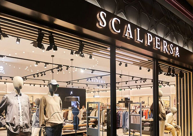 Tienda Scalpers. - Fashion Outlet Sevilla