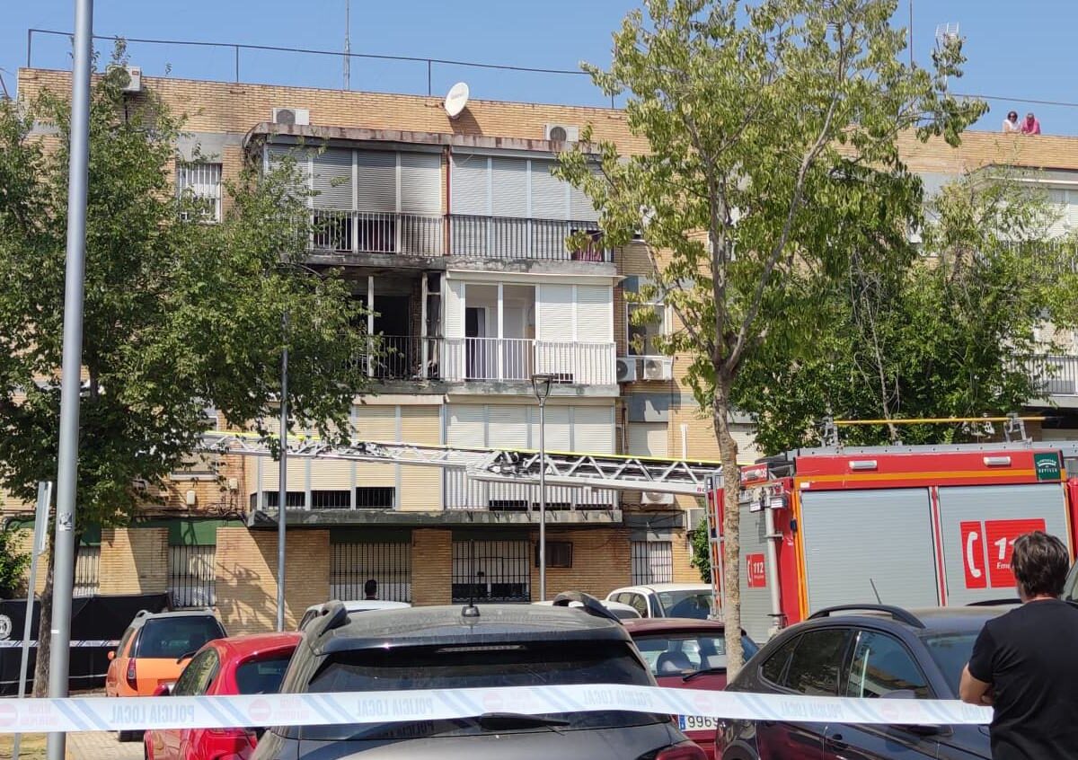 Muere una mujer en Alcalá al precipitarse huyendo de un incendio en su vivienda - Marina Ortiz