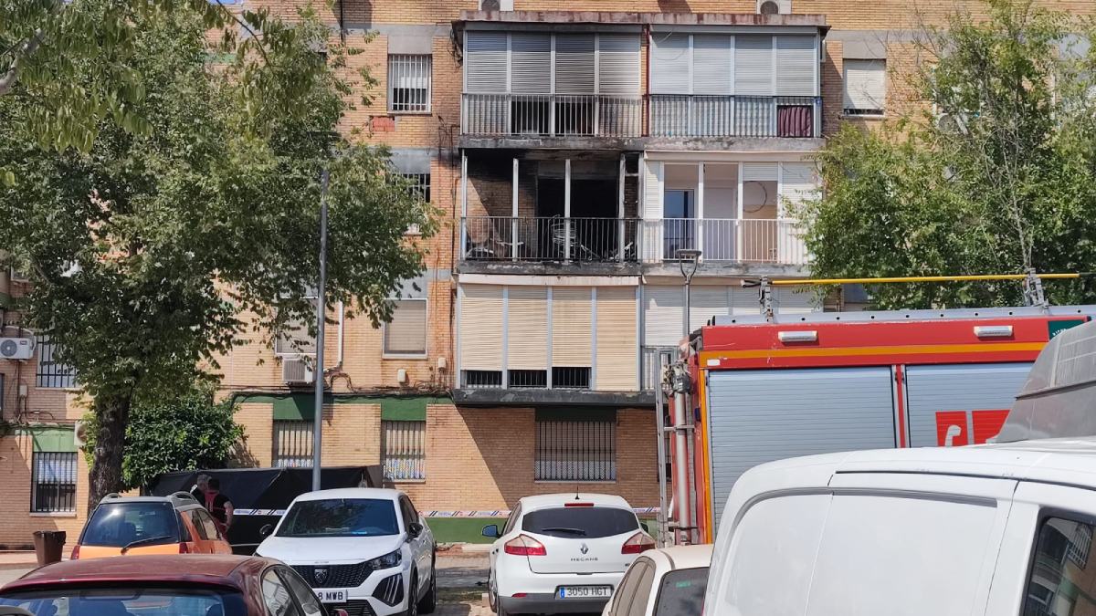 Muere una mujer en Alcalá al precipitarse huyendo de un incendio en su vivienda - Marina Ortiz