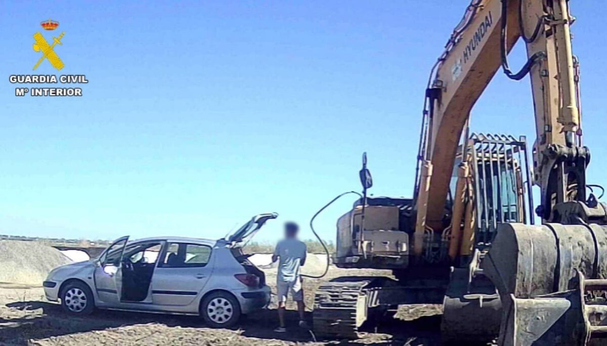 La Guardia Civil detiene a dos personas por los robos en maquinarias de construcción en Los Palacios y Villafranca