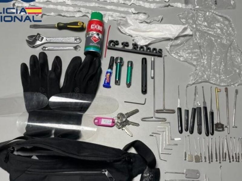 Material incautado al ladrón itinerante detenido