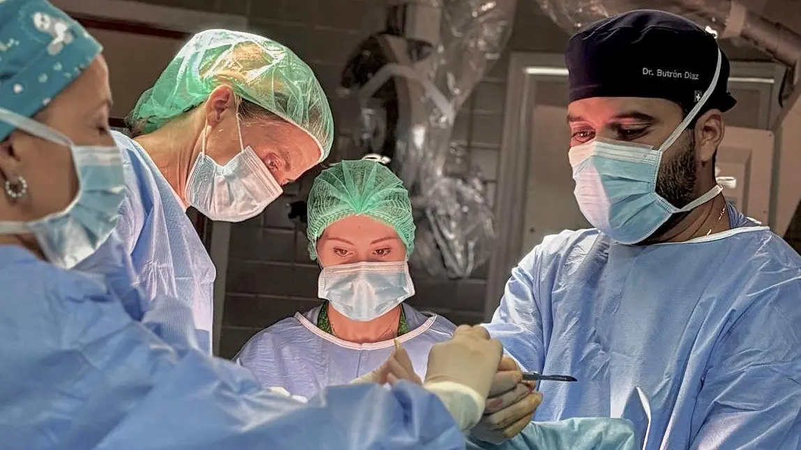 Neurocirujamos en el Hospital Virgen del Rocío - Hospital Virgen del Rocío