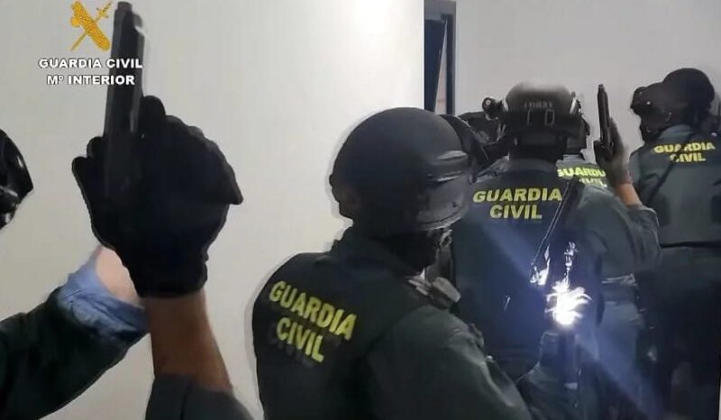 La Guardia Civil desmantela un clan familiar de tráfico de drogas en Lora del Río