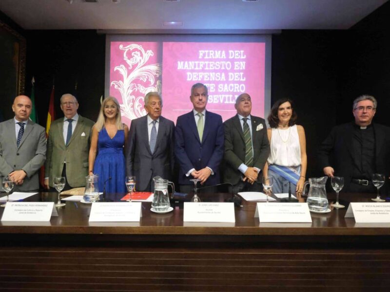 Acto del manifiesto en defensa al Arte Sacro