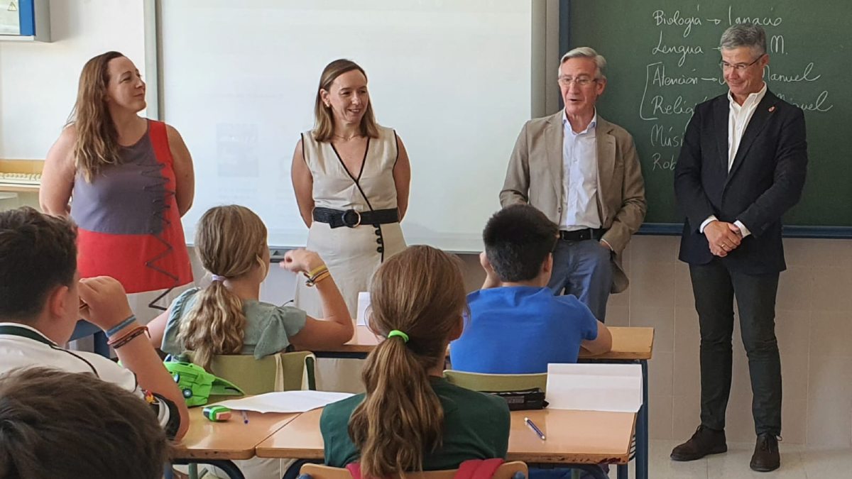 Miguel Ángel Araúz, visitó el IES Las Encinas de Valencina de la Concepción